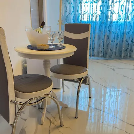 Bb Antenna 2 - Firenze By Ca-sa Check 3* קיוג'ה